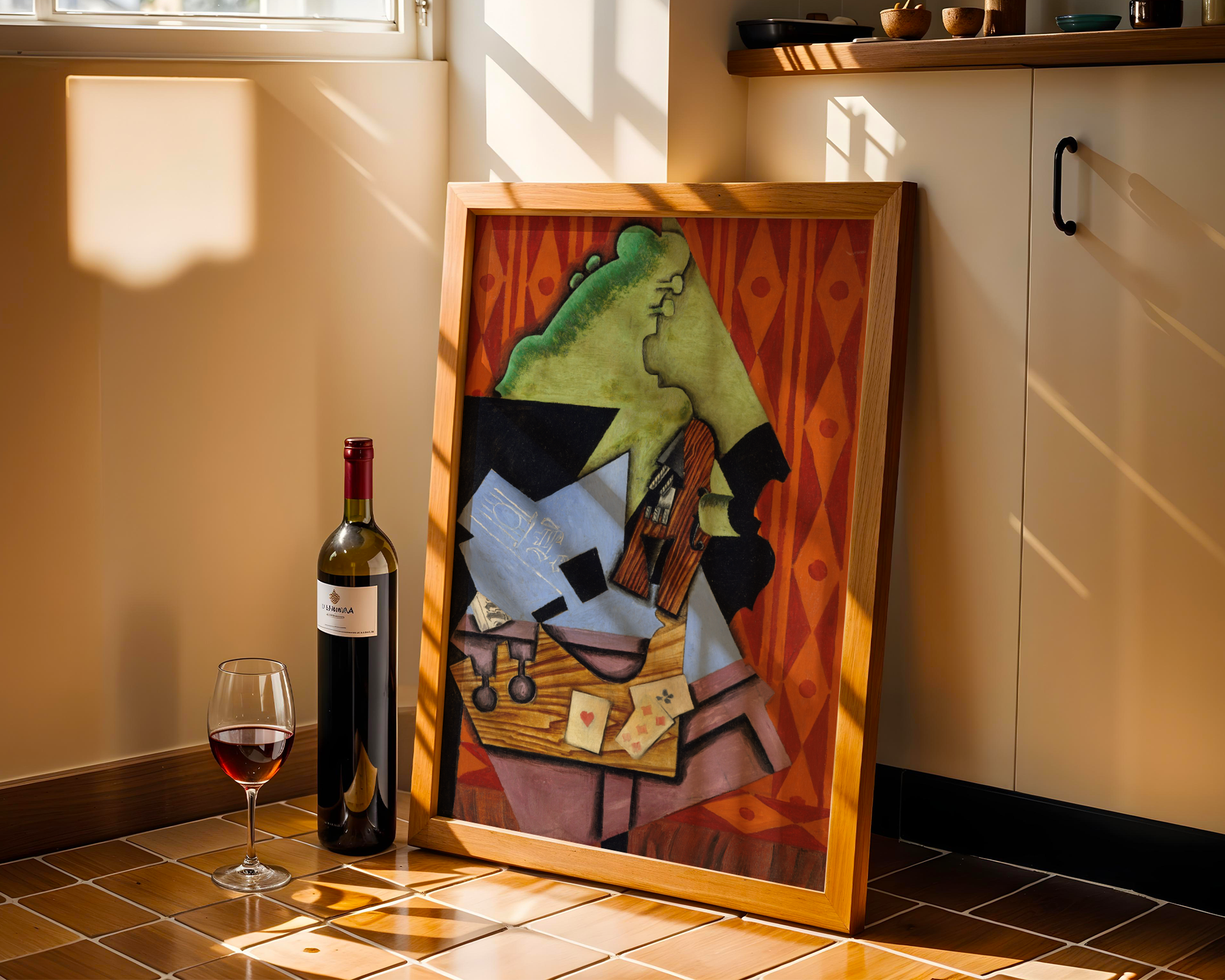 Juan Gris - Fiolin og spillkort på et bord (1913)